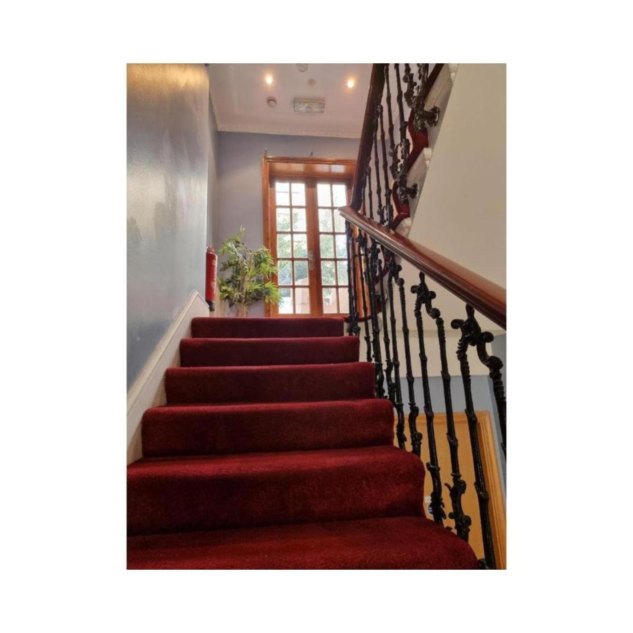 Fb1-Spacious Basement Studio Flat Fits 2- Near Hyde Park Londres Habitación foto